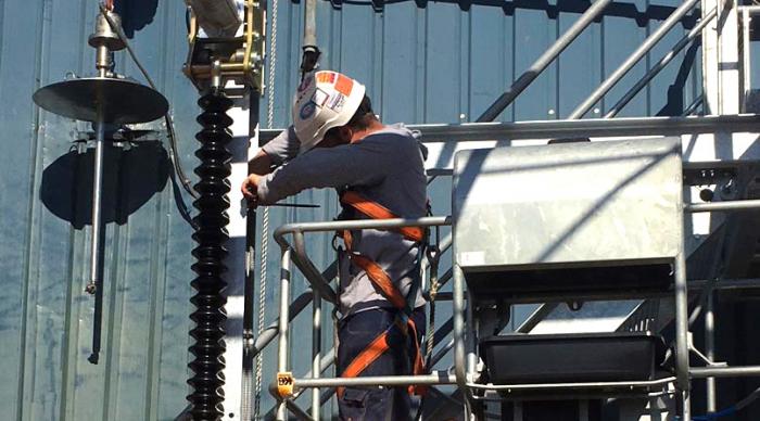 Bras et passerelle Pacquet, maintenance sur site