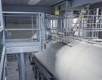 Poste de chargement : Ponton d'accès sécurisé dôme de citerne sur-mesure, Pacquet