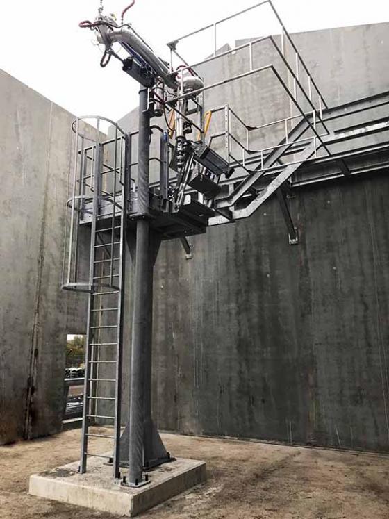 Loading solution, loading arm, folding stairs and safety cage, Pacquet
