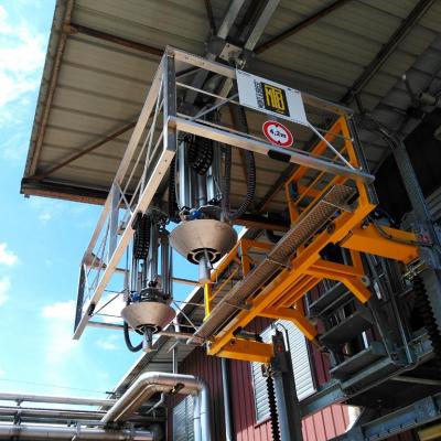 Monte et Baisse laadbordes met platform en klaptrap, topbelading tanks, Pacquet